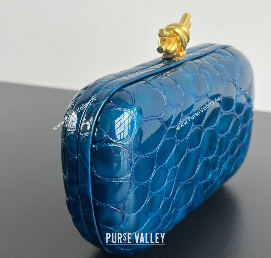Bottega Veneta Classic Knot Clutch in Crocodile Embossed Leather Blue 2025 BV062501 (YX-250625028)