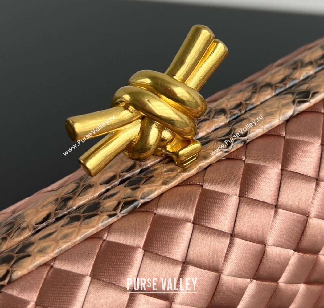 Bottega Veneta Classic Knot Clutch in Intreccio Satin Pink 03 2025 BV062501 (YX-250625003)