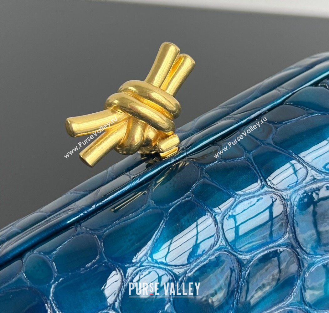 Bottega Veneta Classic Knot Clutch in Crocodile Embossed Leather Blue 2025 BV062501 (YX-250625028)