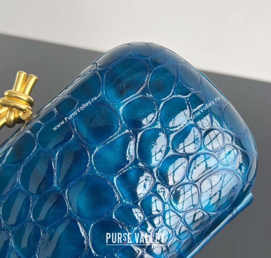 Bottega Veneta Classic Knot Clutch in Crocodile Embossed Leather Blue 2025 BV062501 (YX-250625028)