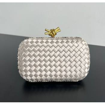 Bottega Veneta Classic Knot Clutch in Intreccio Satin Silver 04 2025 BV062501 (YX-250625004)
