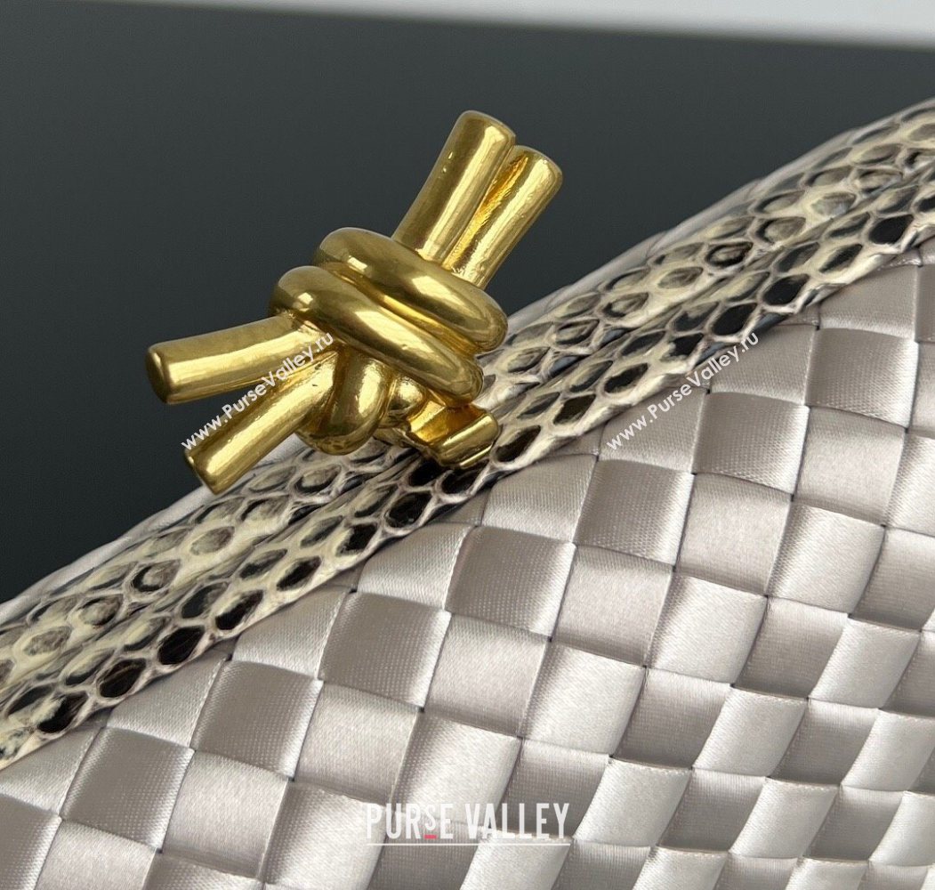 Bottega Veneta Classic Knot Clutch in Intreccio Satin Silver 04 2025 BV062501 (YX-250625004)