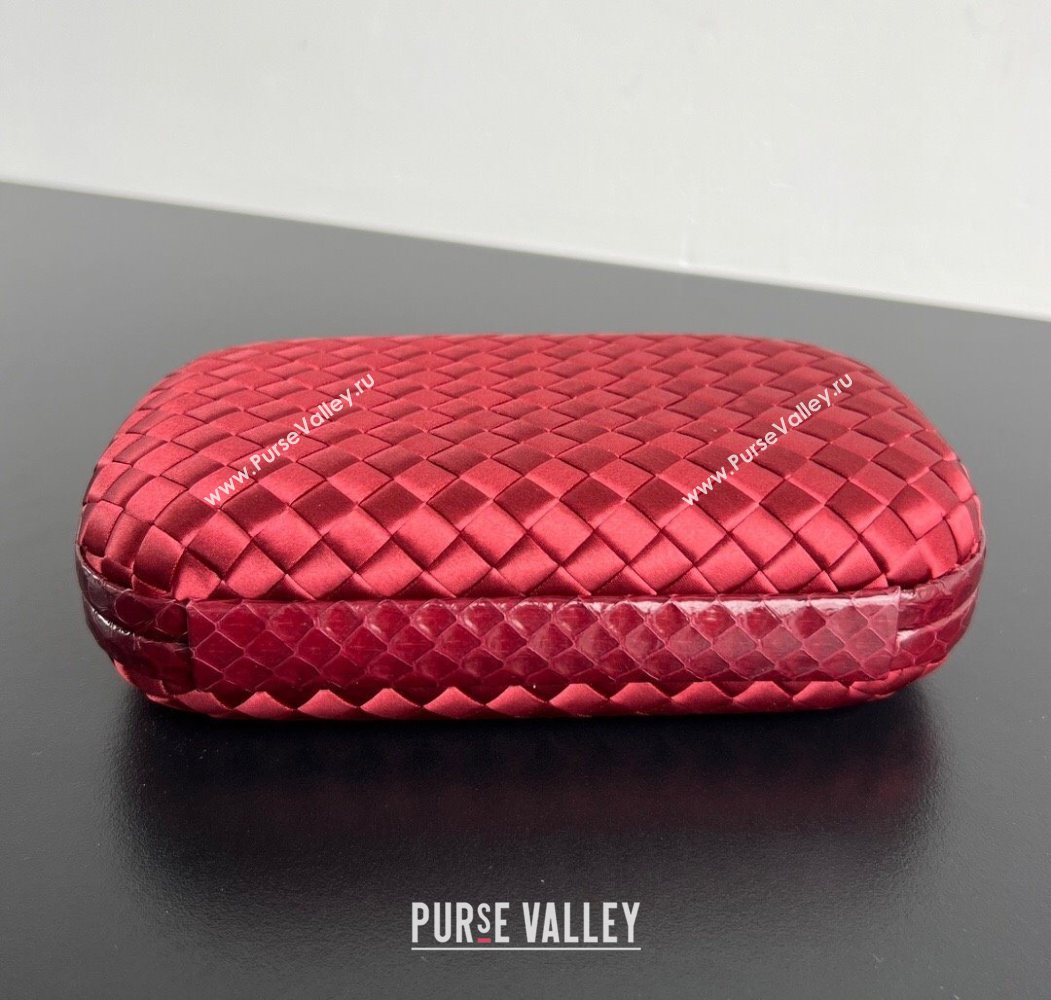 Bottega Veneta Classic Knot Clutch in Intreccio Satin Red 05 2025 BV062501 (YX-250625005)