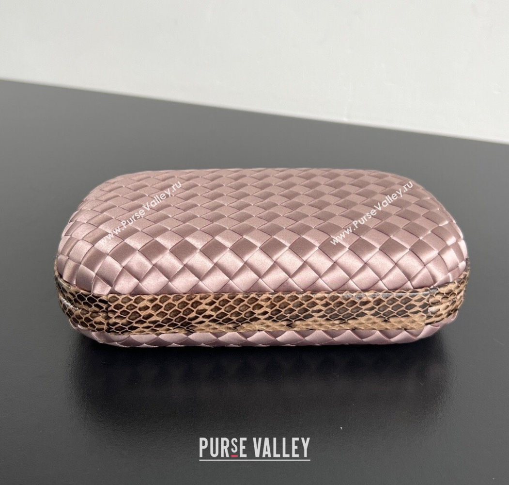 Bottega Veneta Classic Knot Clutch in Intreccio Satin Pink 06 2025 BV062501 (YX-250625006)