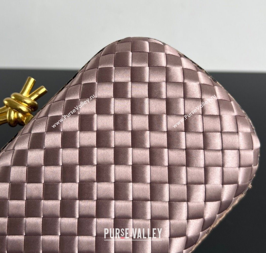 Bottega Veneta Classic Knot Clutch in Intreccio Satin Pink 06 2025 BV062501 (YX-250625006)