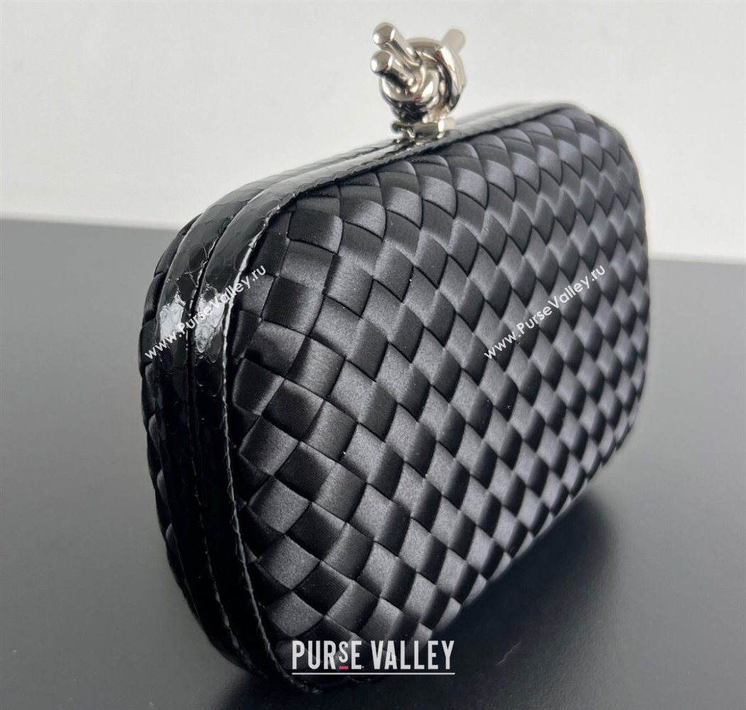 Bottega Veneta Classic Knot Clutch in Intreccio Satin Black/Silver 2025 BV062501 (YX-250625010)