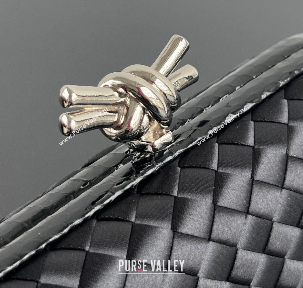 Bottega Veneta Classic Knot Clutch in Intreccio Satin Black/Silver 2025 BV062501 (YX-250625010)