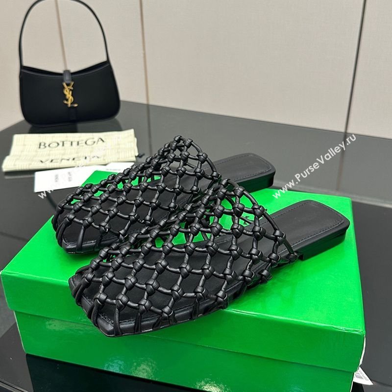 Bottega Veneta Riva Flat Slides Sandal in Woven Knotted Leather Black 2025 (MD-250709063)