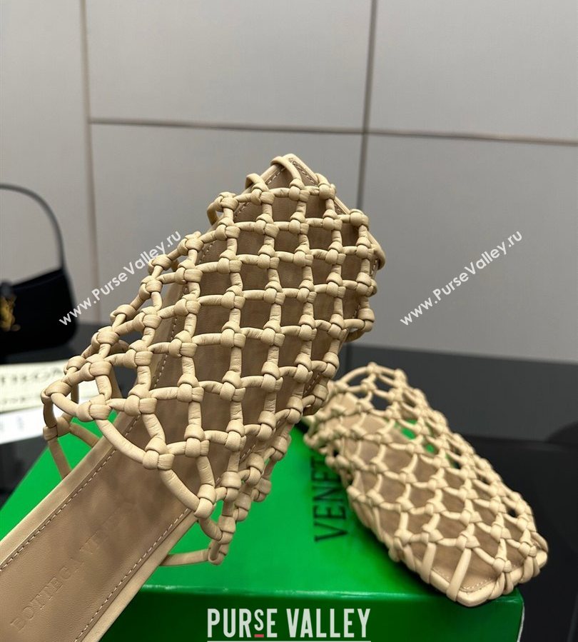 Bottega Veneta Riva Flat Slides Sandal in Woven Knotted Leather Beige 2025 (MD-250709065)