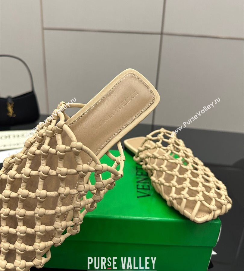 Bottega Veneta Riva Flat Slides Sandal in Woven Knotted Leather Beige 2025 (MD-250709065)