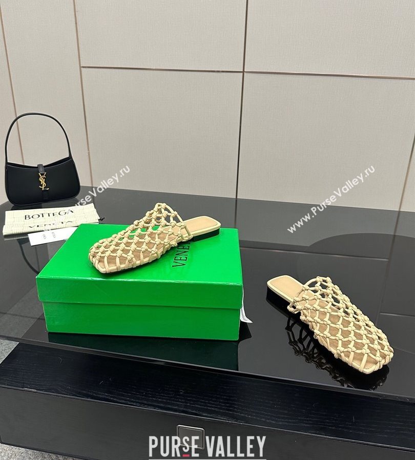 Bottega Veneta Riva Flat Slides Sandal in Woven Knotted Leather Beige 2025 (MD-250709065)