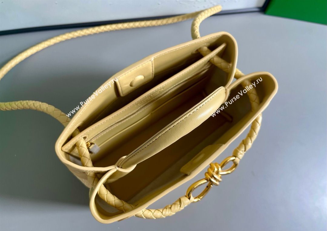 Bottega Veneta Small Andiamo Top Handle Bag in Raffia Straw and Leather Yellow 2025 743568 (WT-250731034)
