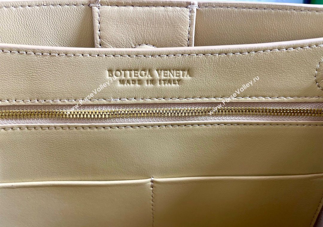 Bottega Veneta Small Andiamo Top Handle Bag in Raffia Straw and Leather Yellow 2025 743568 (WT-250731034)