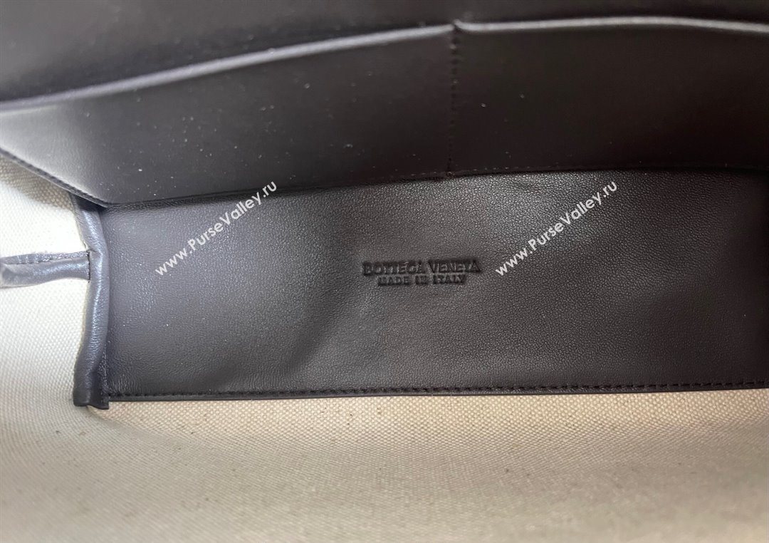 Bottega Veneta Small Andiamo Top Handle Bag in Raffia Straw and Leather Black 2025 743568 (WT-250731035)