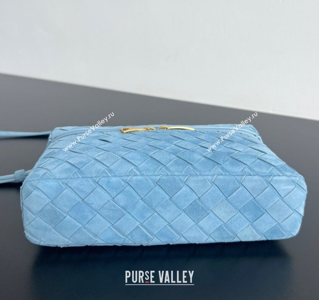 Bottega Veneta Bang Bang Vanity Case in Intrecciato Suede Light Blue 2025 789109 (WT-250801011)