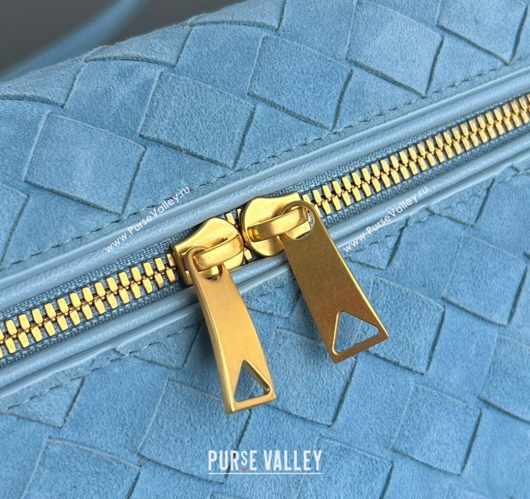 Bottega Veneta Bang Bang Vanity Case in Intrecciato Suede Light Blue 2025 789109 (WT-250801011)