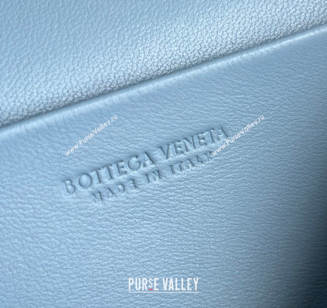 Bottega Veneta Bang Bang Vanity Case in Intrecciato Suede Light Blue 2025 789109 (WT-250801011)