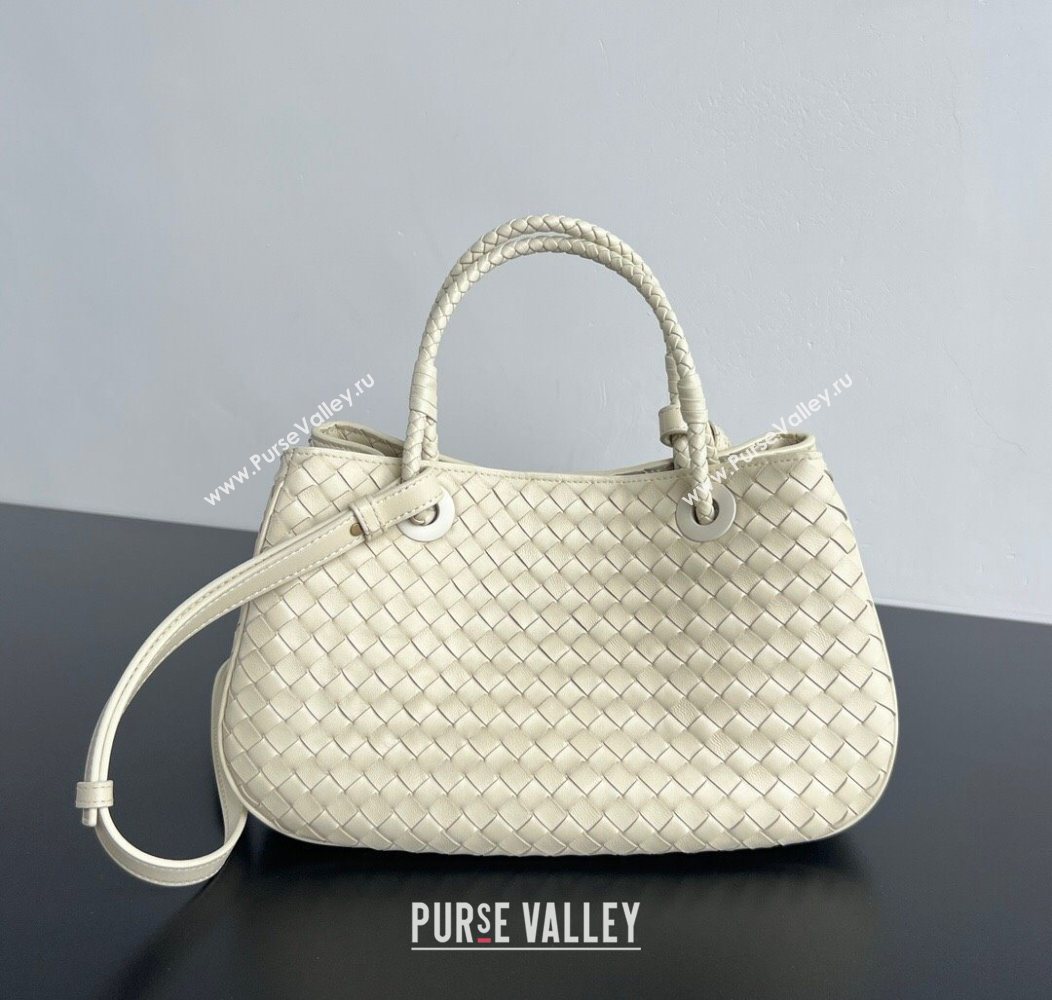 Bottega Veneta Basket Bag in Intrecciato Leather Sea salt 2025 836261 (WT-250801013)