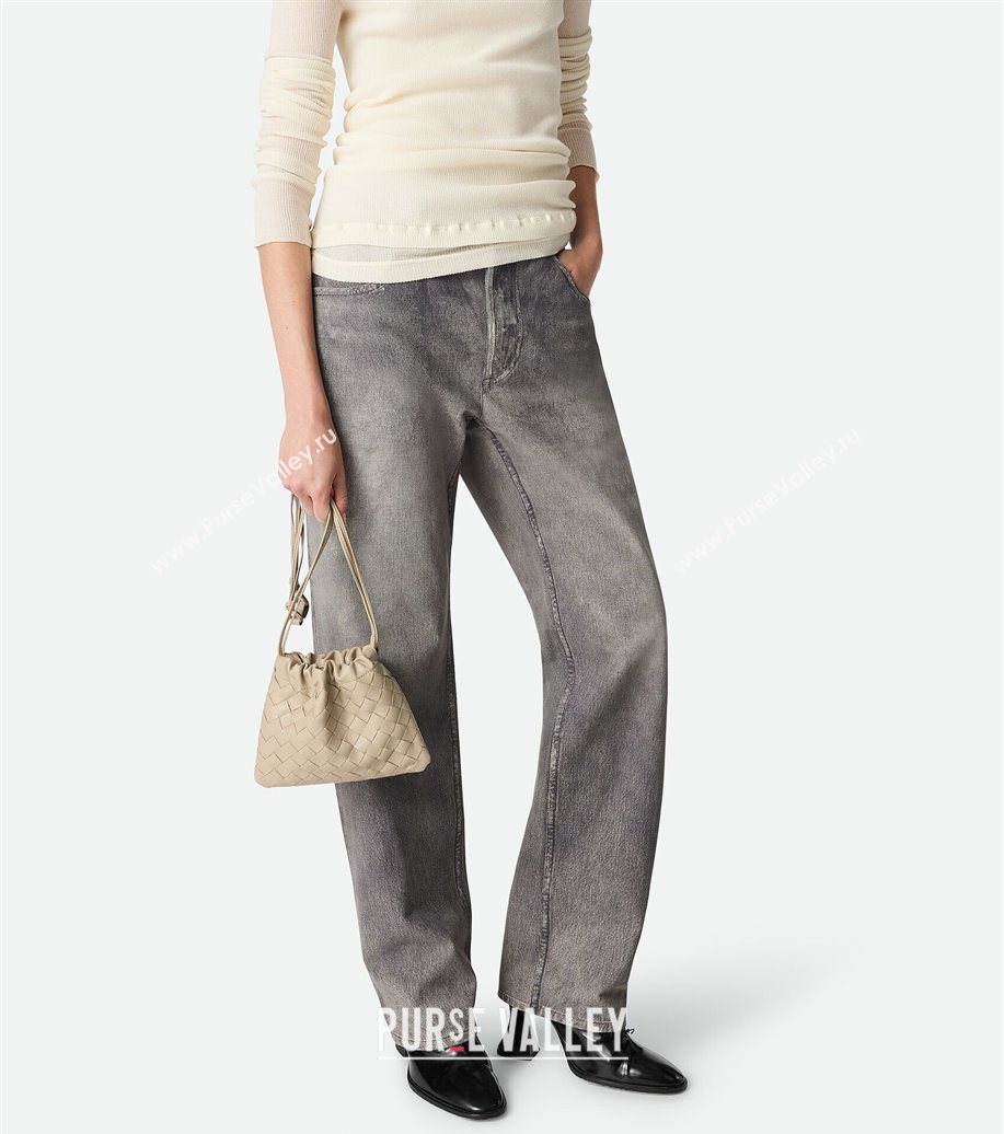 Bottega Veneta Small Dustbag in Intrecciato Leather Dusty Beige 2025 816987 (WT-250801006)