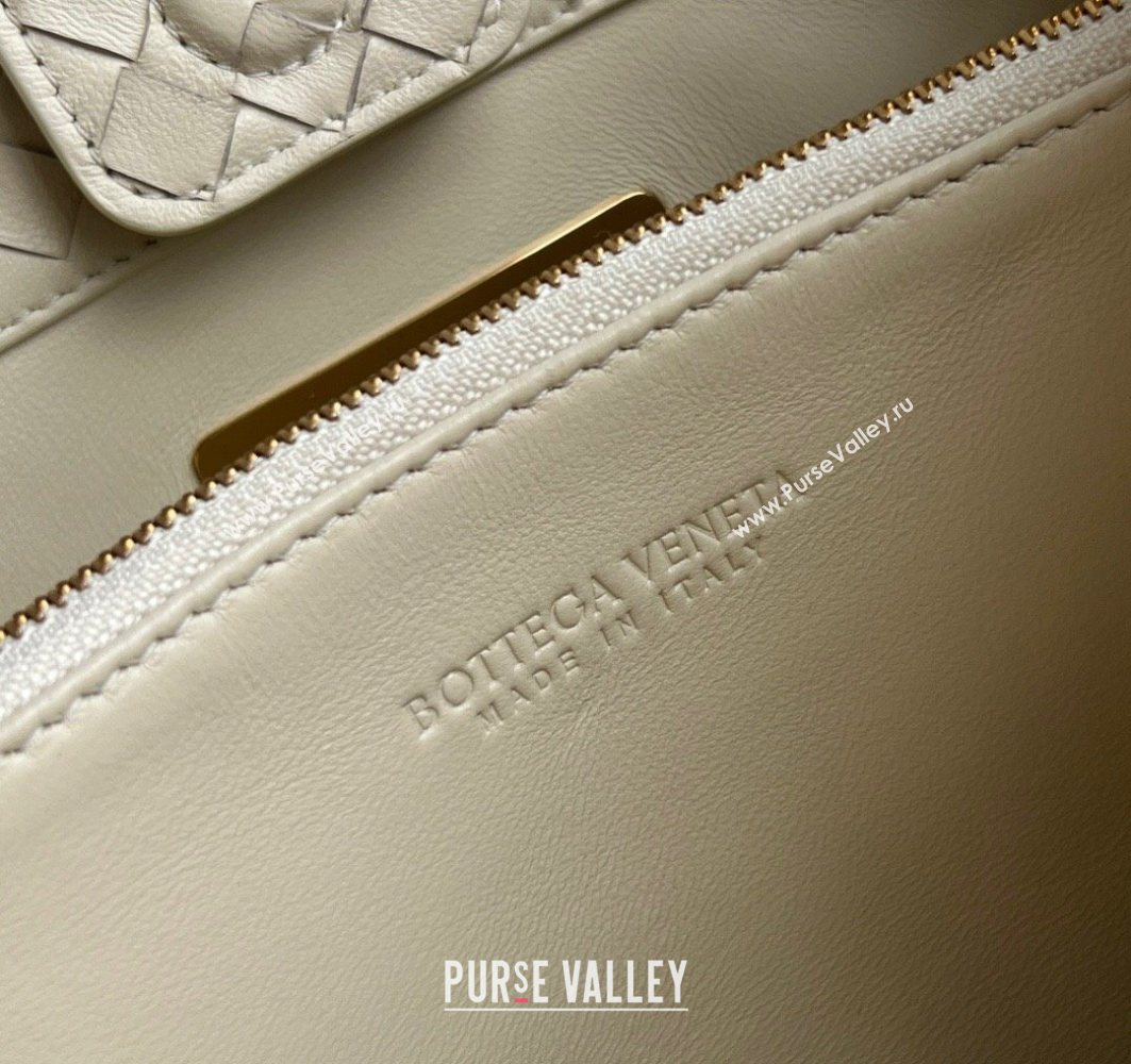 Bottega Veneta Basket Bag in Intrecciato Leather Sea salt 2025 836261 (WT-250801013)