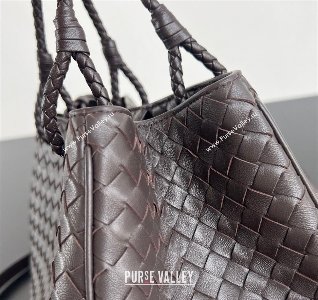 Bottega Veneta Basket Bag in Intrecciato Leather Fondant Brown 2025 836261 (WT-250801015)