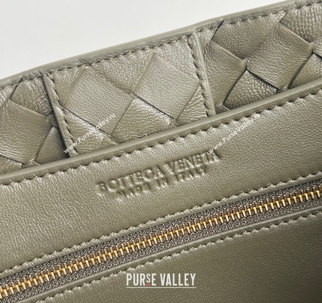 Bottega Veneta Medium Andiamo Top Handle Bag in Intrecciato Leather Cypress Green 2025 (WT-250731001)