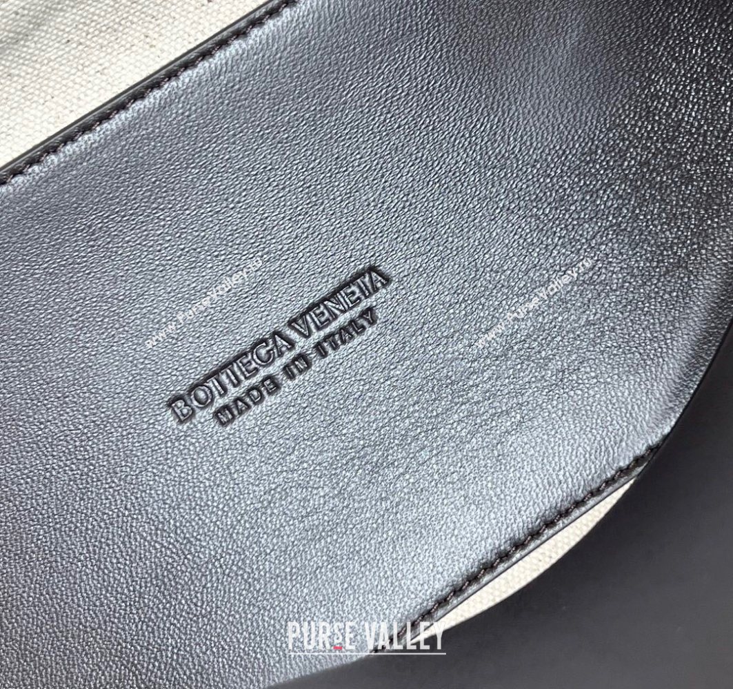 Bottega Veneta Medium Andiamo Top Handle Bag in Crocodile Embossed Leather and Canvas Fondant Brown 2025 (WT-250731004)