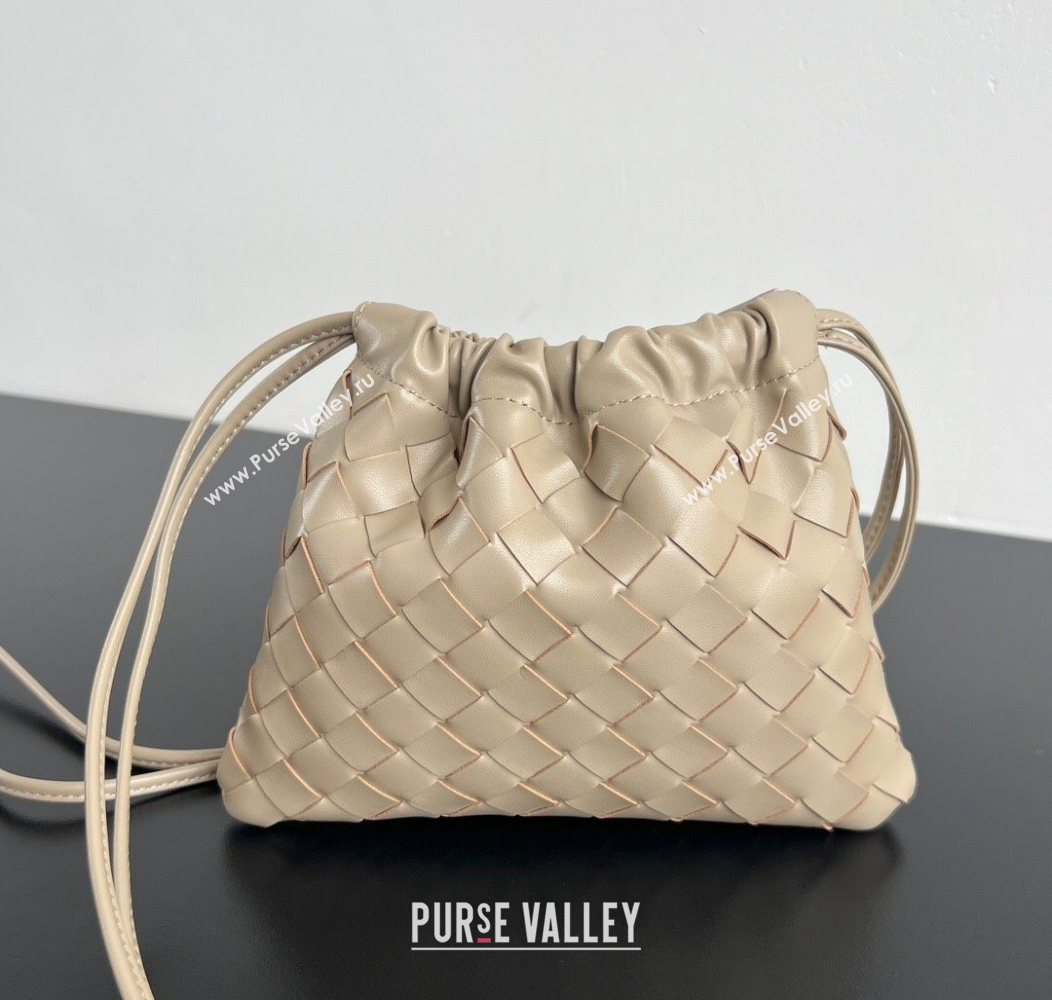 Bottega Veneta Small Dustbag in Intrecciato Leather Dusty Beige 2025 816987 (WT-250801006)