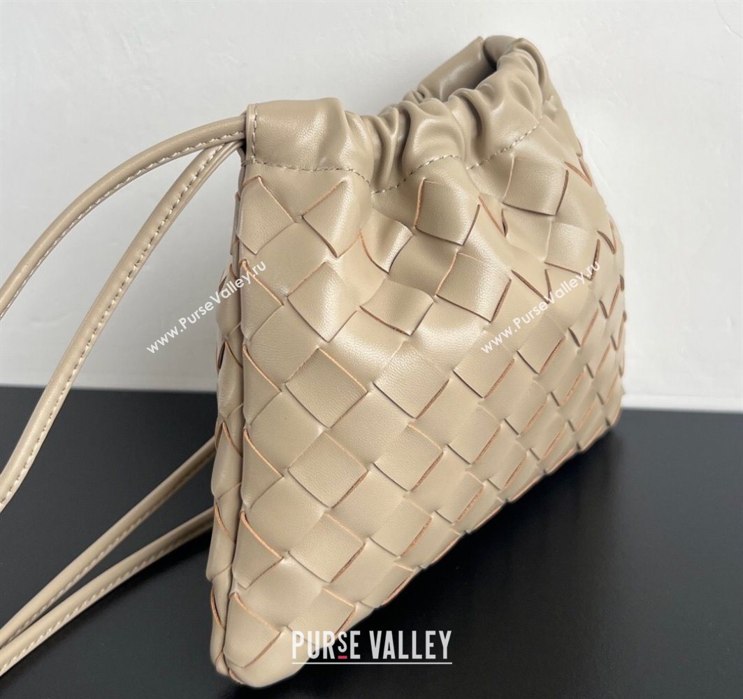 Bottega Veneta Small Dustbag in Intrecciato Leather Dusty Beige 2025 816987 (WT-250801006)