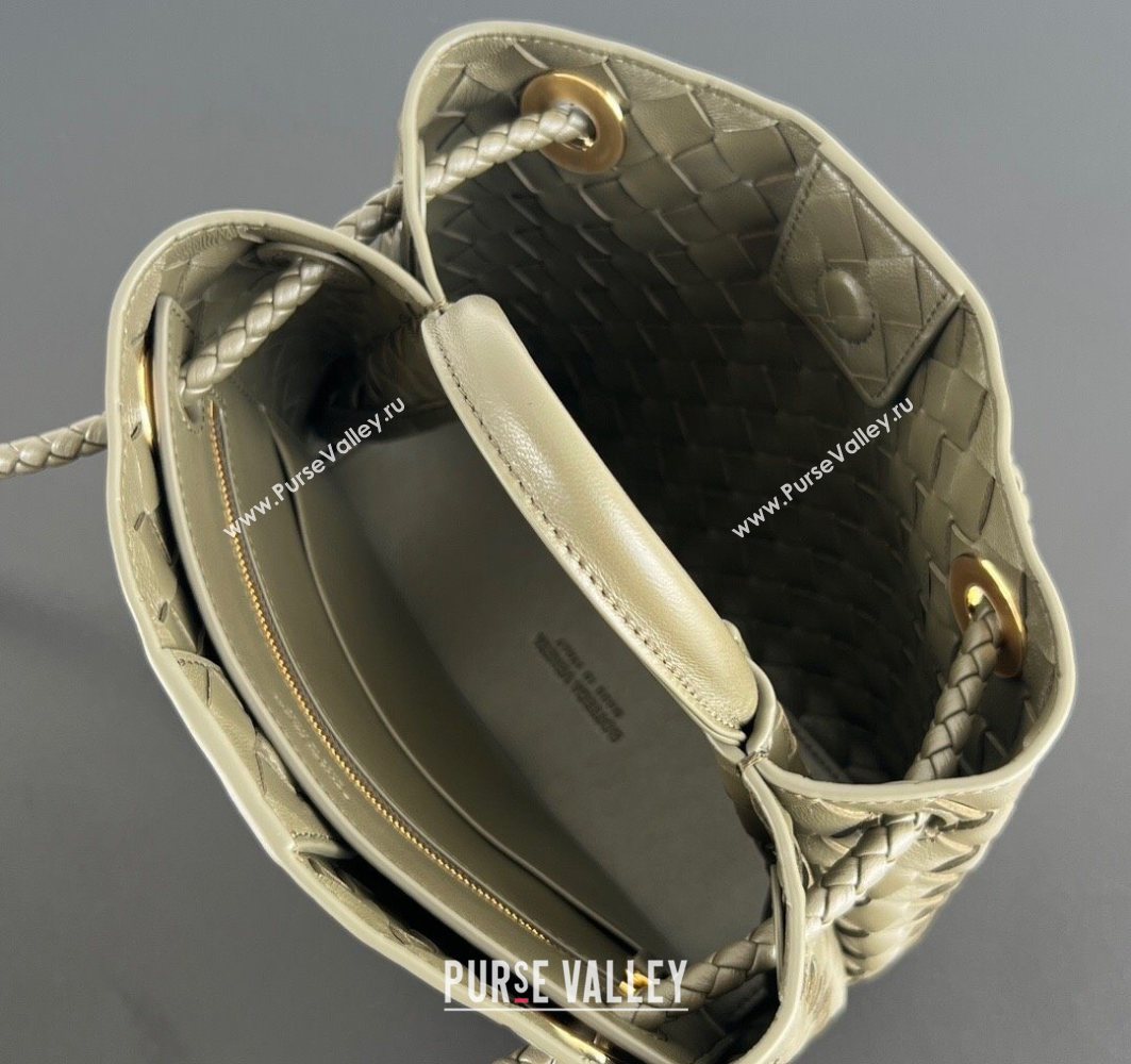 Bottega Veneta Small Andiamo Top Handle Bag in Intrecciato Leather Cypress Green 2025 743568 (WT-250731002)