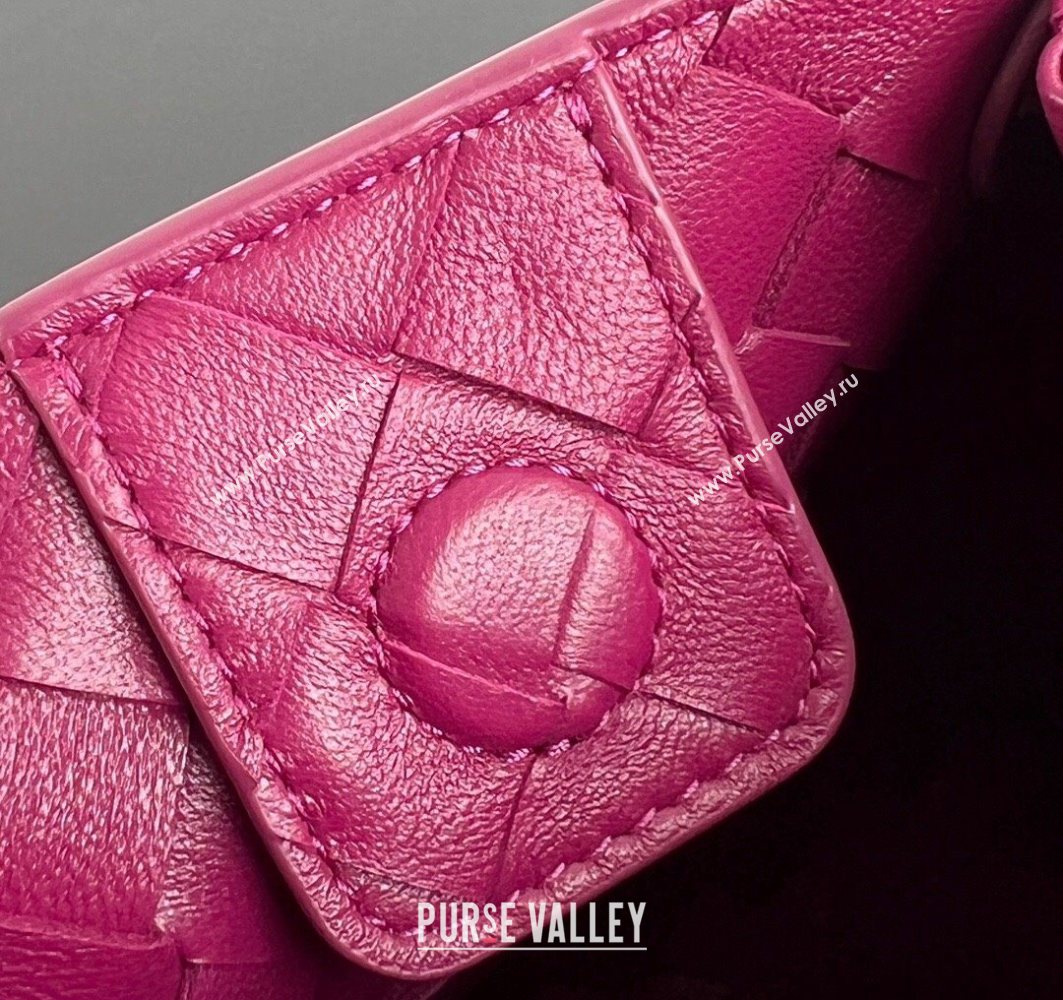 Bottega Veneta Small Parachute Shoulder Bag in Intrecciato Leather 796569 Cinnabar Purple 2025 (WT-250801001)