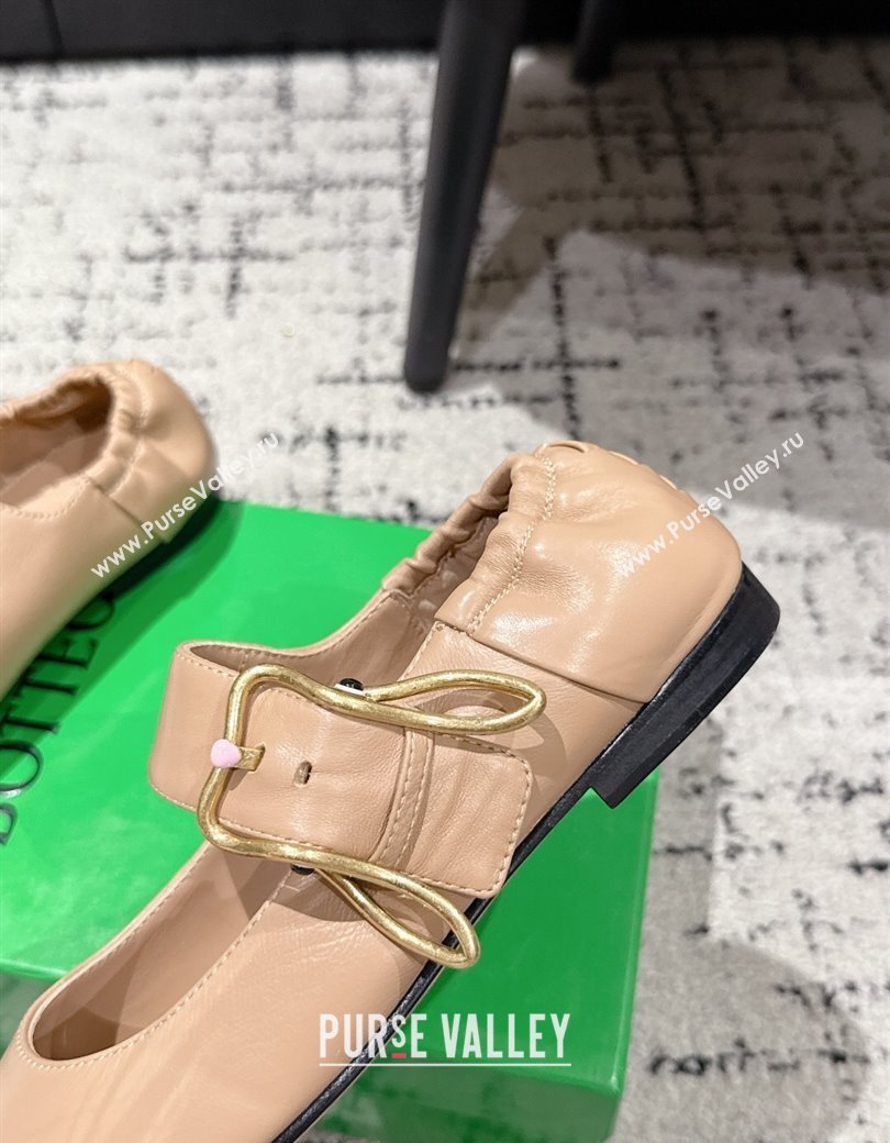 Bottega Veneta Astaire Mary-Jane Ballerinas Flat in Lambskin Leather with Rabbit Shaped Buckle Nude 2025 (MD-250823058)