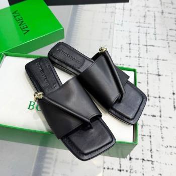 Bottega Veneta Solstice Flat Thong Slides Sandal in Calfskin Leather Black 2025 (KER-250823062)