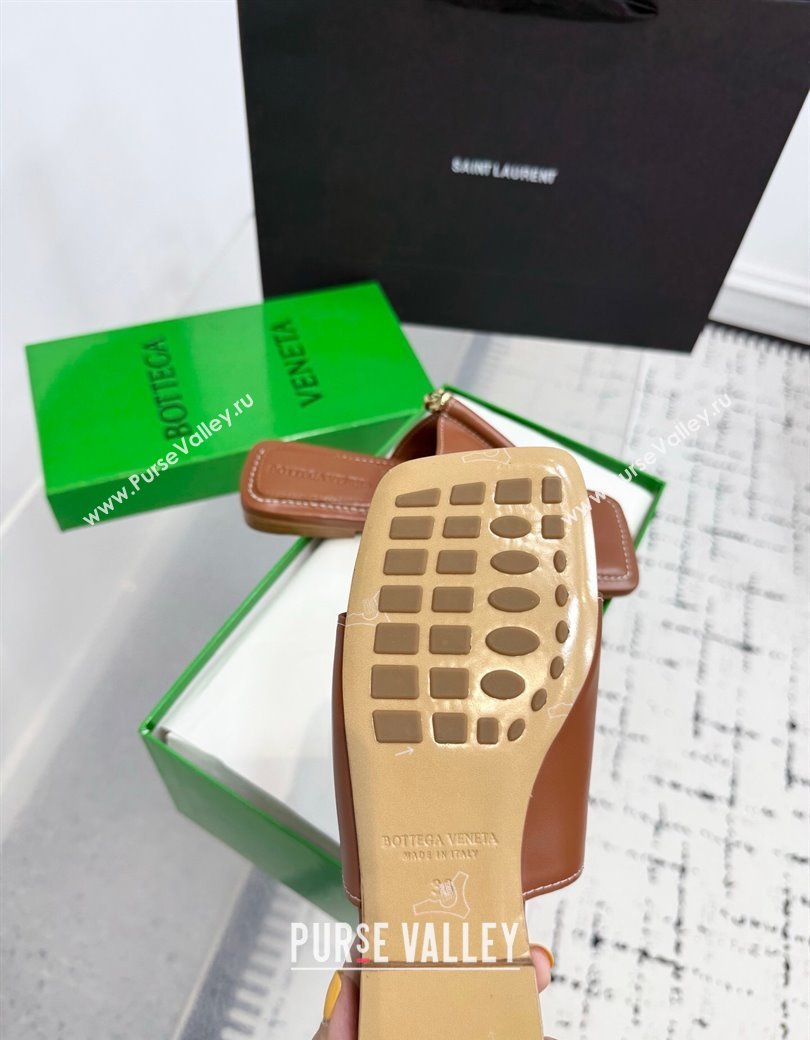 Bottega Veneta Solstice Flat Thong Slides Sandal in Calfskin Leather Brown 2025 (KER-250823063)