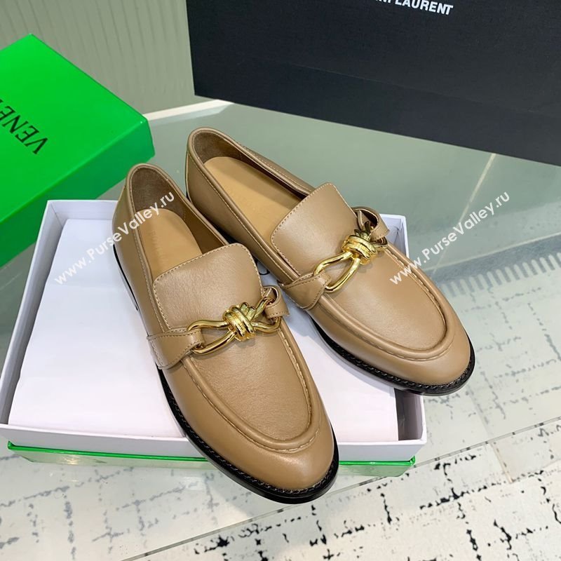 Bottega Veneta Astaire Loafers in Calfskin Leather with Knot Beige/Gold 2025 (KER-250823036)