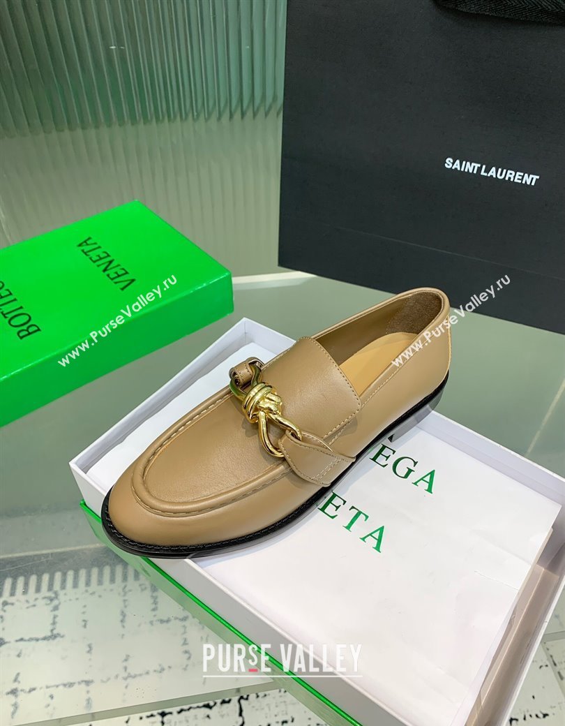 Bottega Veneta Astaire Loafers in Calfskin Leather with Knot Beige/Gold 2025 (KER-250823036)
