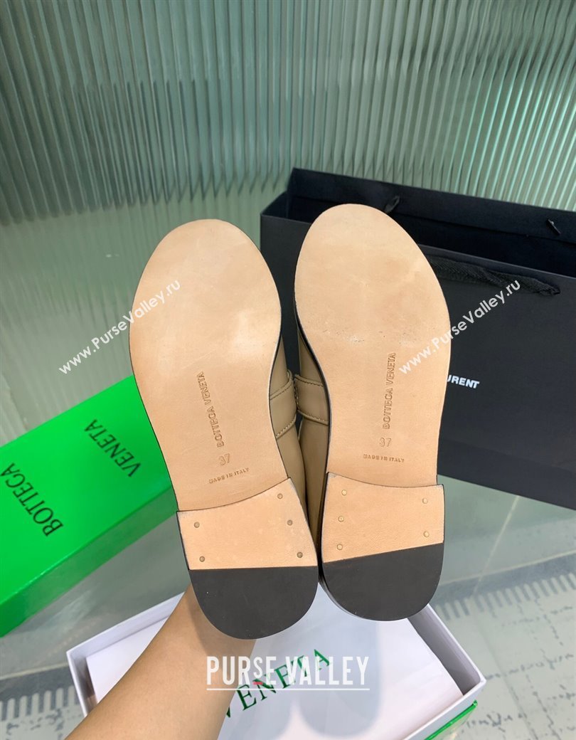 Bottega Veneta Astaire Loafers in Calfskin Leather with Knot Beige/Gold 2025 (KER-250823036)