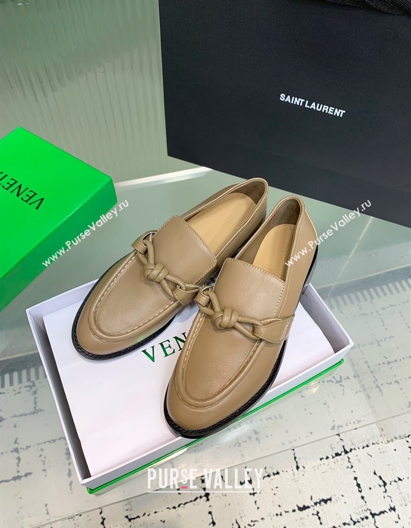 Bottega Veneta Astaire Loafers in Calfskin Leather with One-Tone Knot Beige 2025 (KER-250823040)