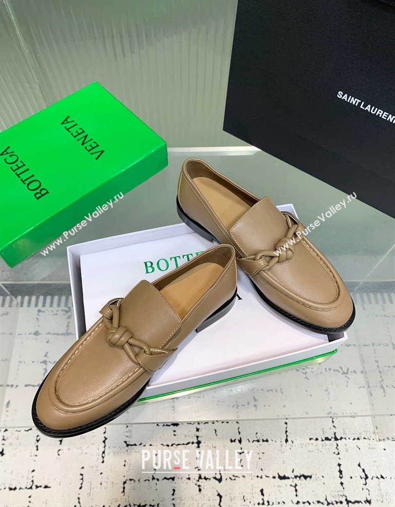 Bottega Veneta Astaire Loafers in Calfskin Leather with One-Tone Knot Beige 2025 (KER-250823040)