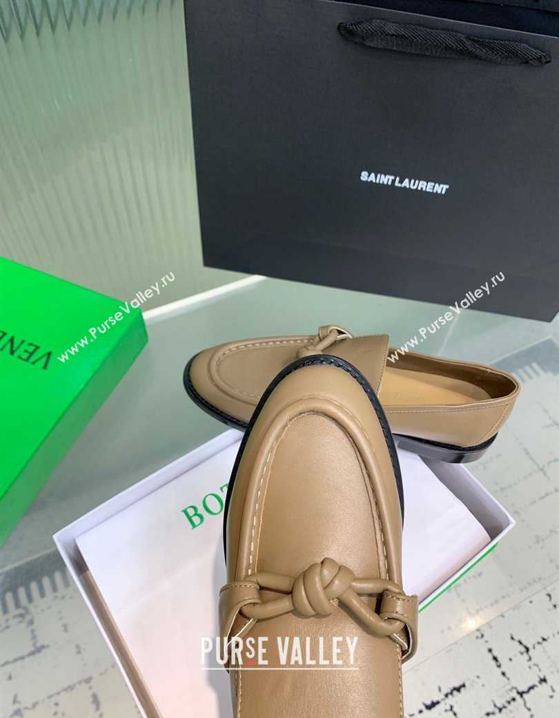 Bottega Veneta Astaire Loafers in Calfskin Leather with One-Tone Knot Beige 2025 (KER-250823040)