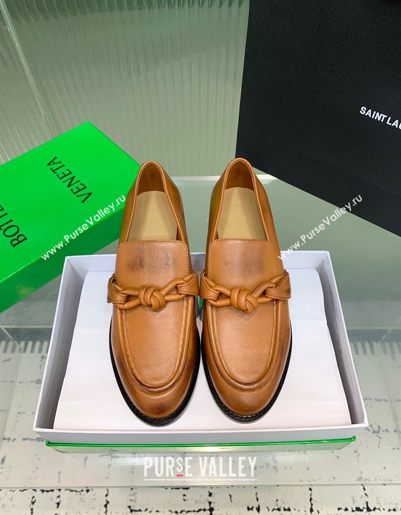 Bottega Veneta Astaire Loafers in Faded Calfskin with One-Tone Knot Brown 2025 (KER-250823042)