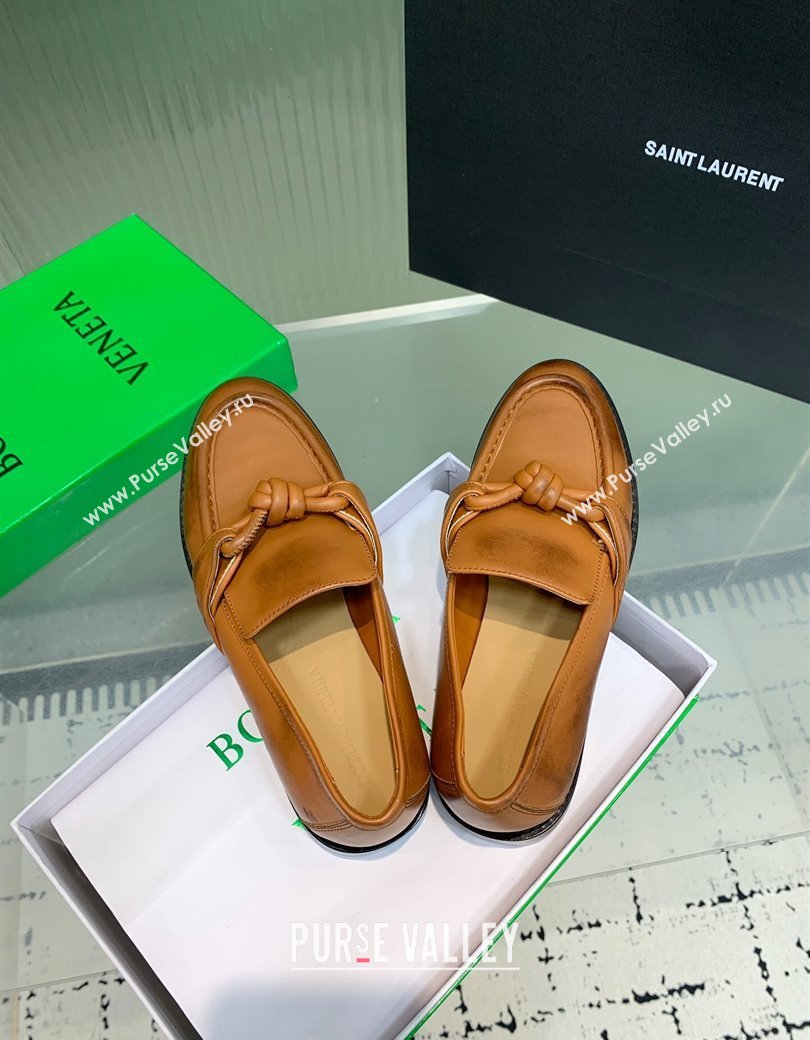 Bottega Veneta Astaire Loafers in Faded Calfskin with One-Tone Knot Brown 2025 (KER-250823042)