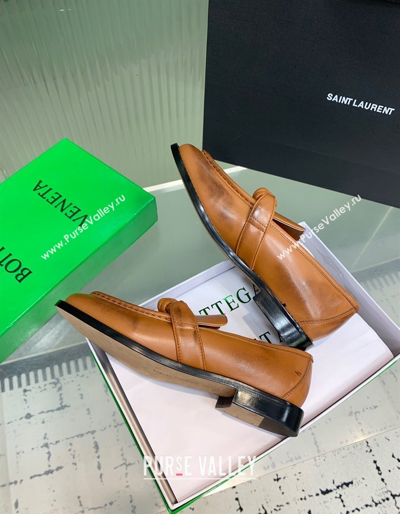 Bottega Veneta Astaire Loafers in Faded Calfskin with One-Tone Knot Brown 2025 (KER-250823042)