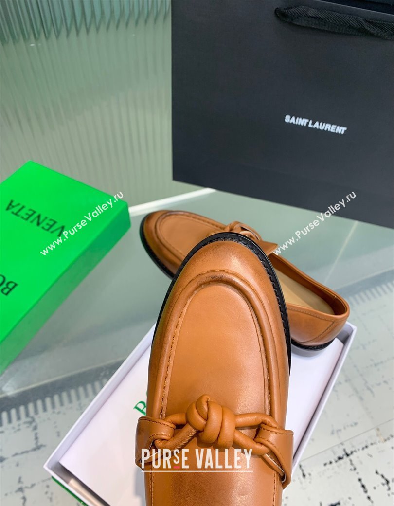 Bottega Veneta Astaire Loafers in Faded Calfskin with One-Tone Knot Brown 2025 (KER-250823042)