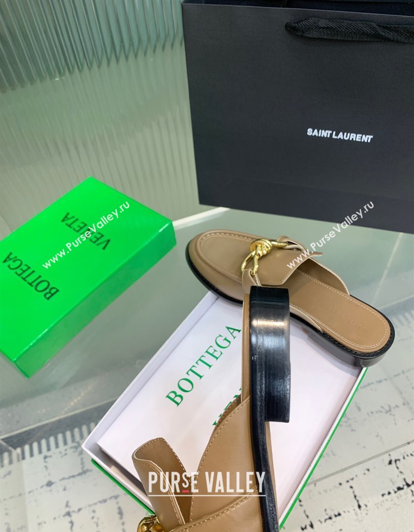 Bottega Veneta Astaire Flat Mules in Calfskin Leather with Knot Beige/Gold 2025 (KER-250823045)
