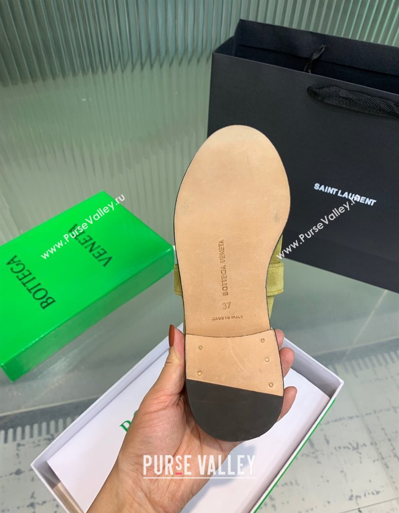Bottega Veneta Astaire Flat Mules in Suede with Knot Green/Gold 2025 (KER-250823046)