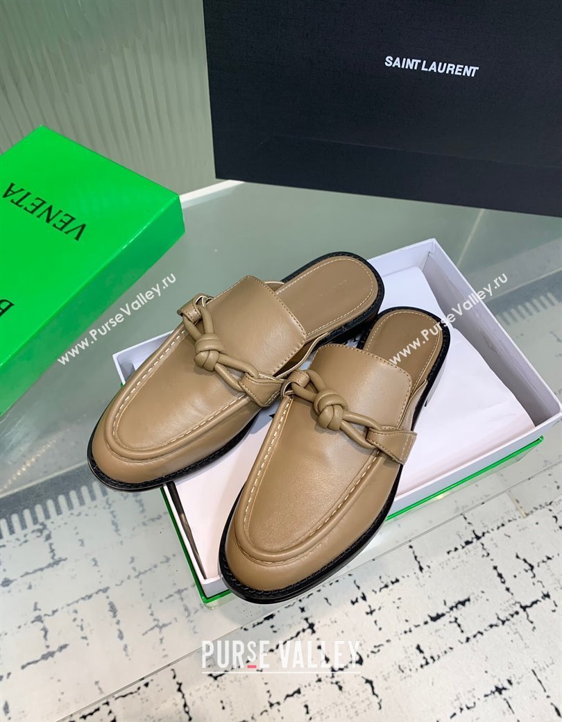 Bottega Veneta Astaire Flat Mules in Calfskin Leather with One-Tone Knot Beige 2025 (KER-250823049)