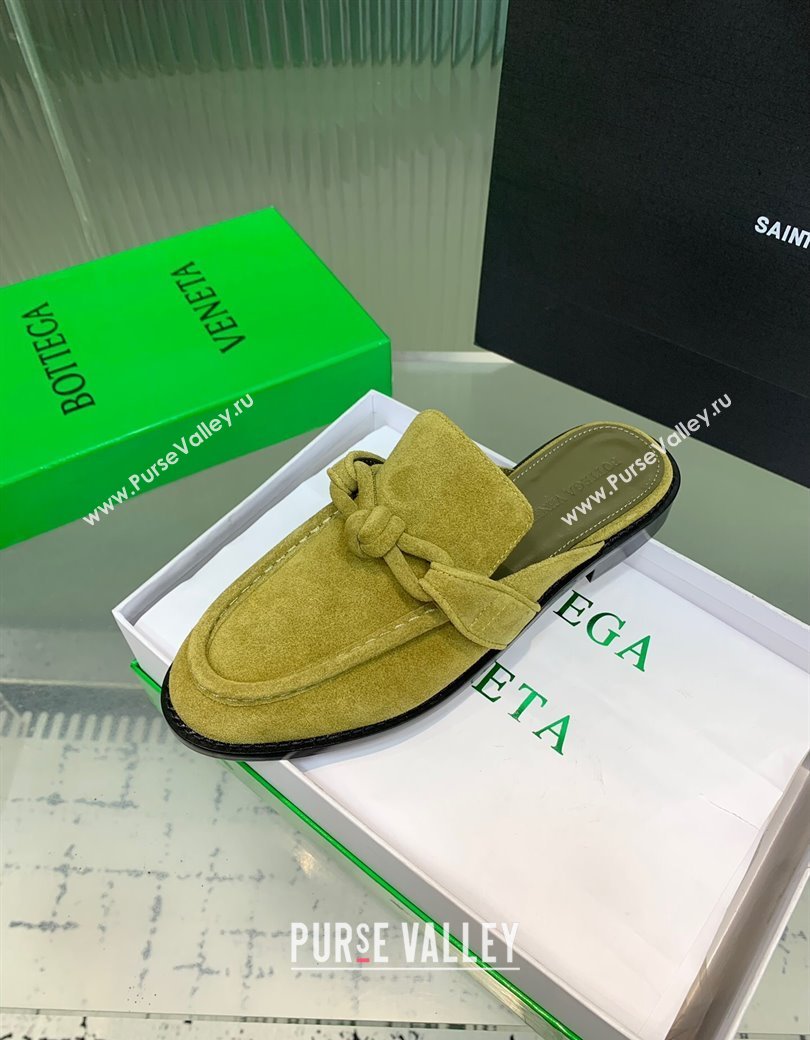 Bottega Veneta Astaire Flat Mules in Suede with One-Tone Knot Green 2025 (KER-250823051)