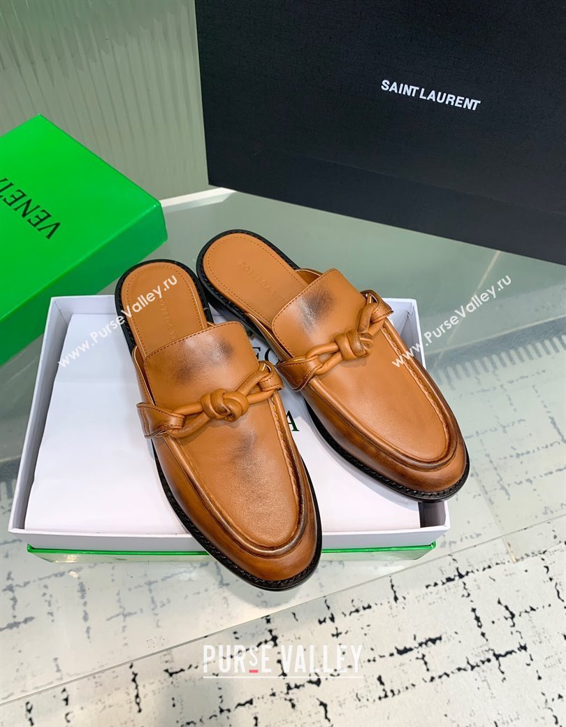 Bottega Veneta Astaire Flat Mules in Faded Calfskin with One-Tone Knot Brown 2025 (KER-250823052)