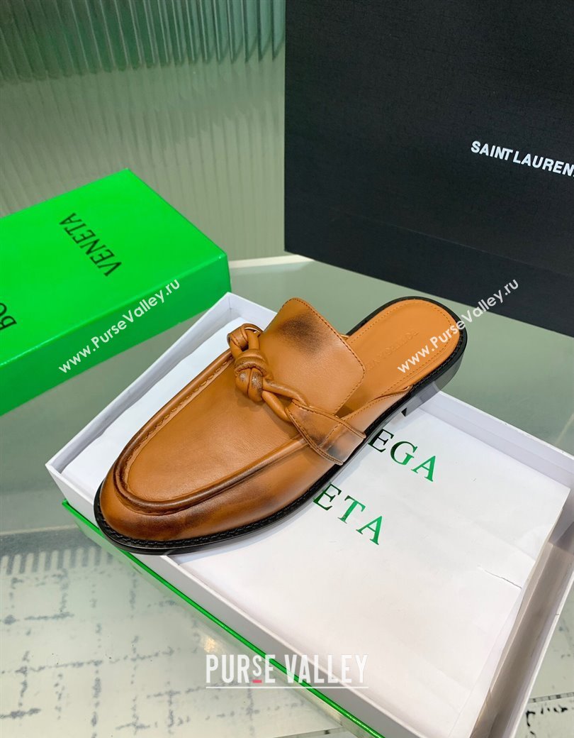 Bottega Veneta Astaire Flat Mules in Faded Calfskin with One-Tone Knot Brown 2025 (KER-250823052)